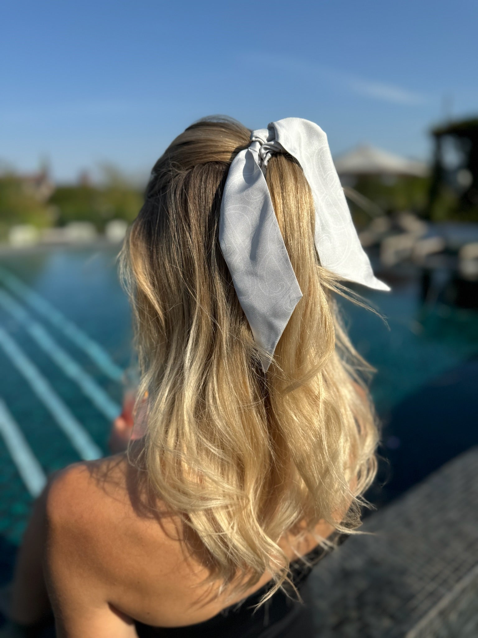SILK& BOW GREY