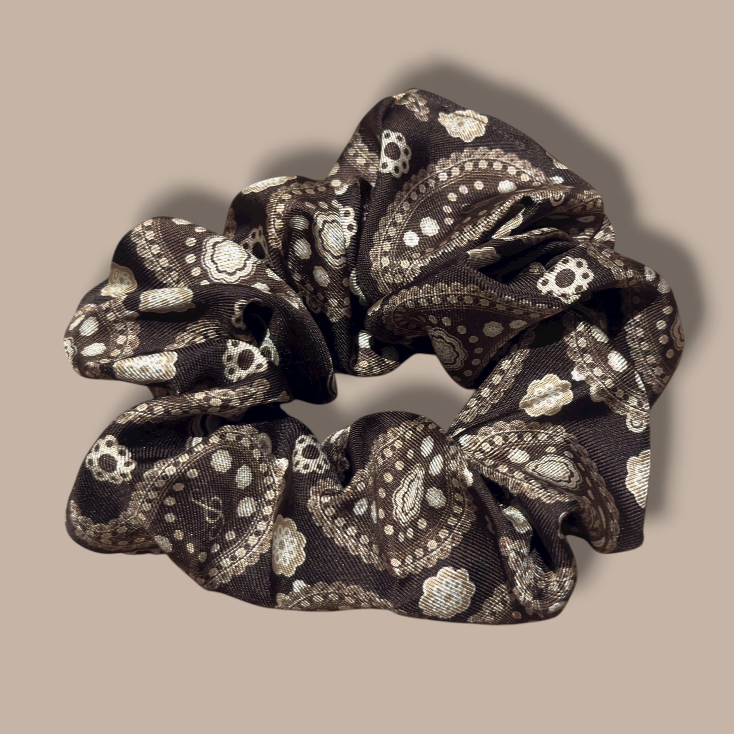 SILK& SCRUNCHIE MAXI PAISLEY