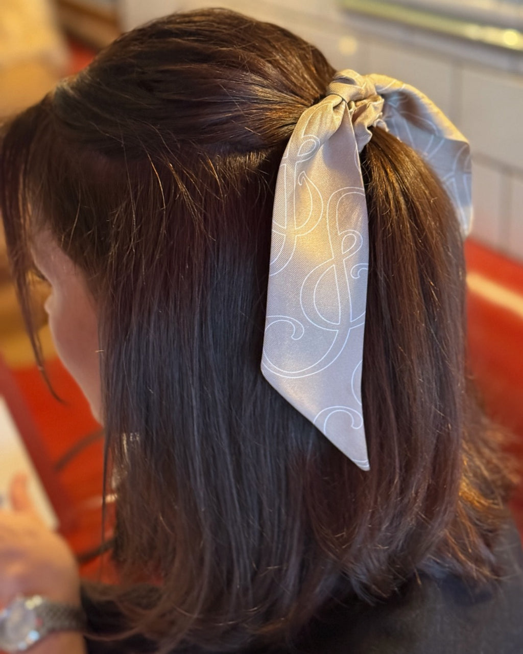 SILK& BOW HUMUS