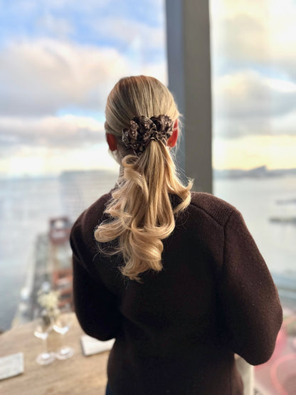 SILK& Maxi Silke Scrunchie – Paisley Brun
