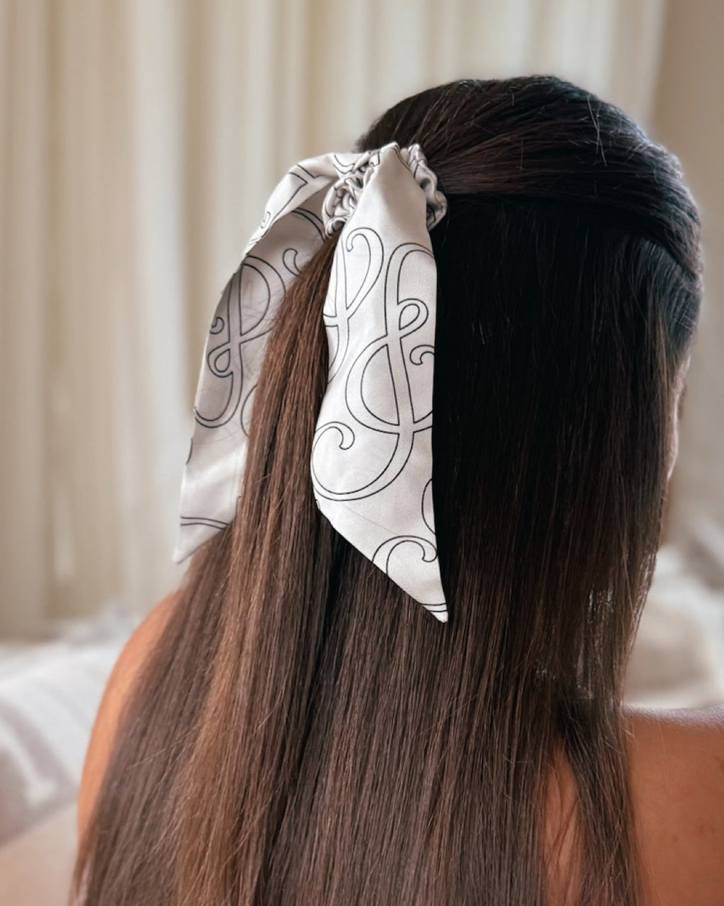 SILK& BOW OFF-WHITE
