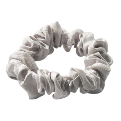 SILK& Mini Silke Scrunchie – Lys grå
