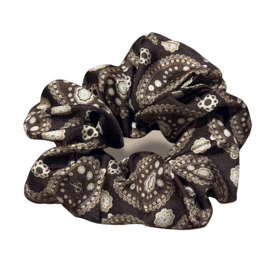Stor silke scrunchie i paisley print 